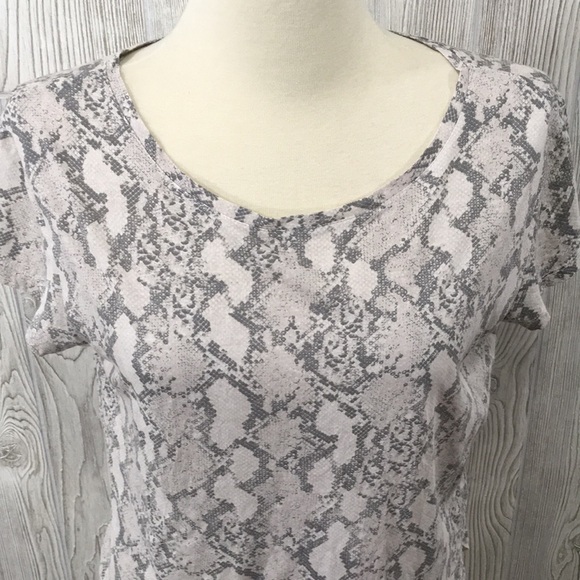 H&M Animal Print Short Sleeve Top White & Gray Small - Picture 2 of 8
